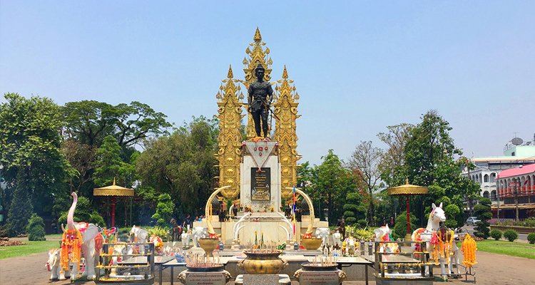 tantawanKing Mengrai the Great Monument